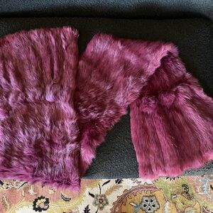 Plush Magenta Faux Fur Scarf